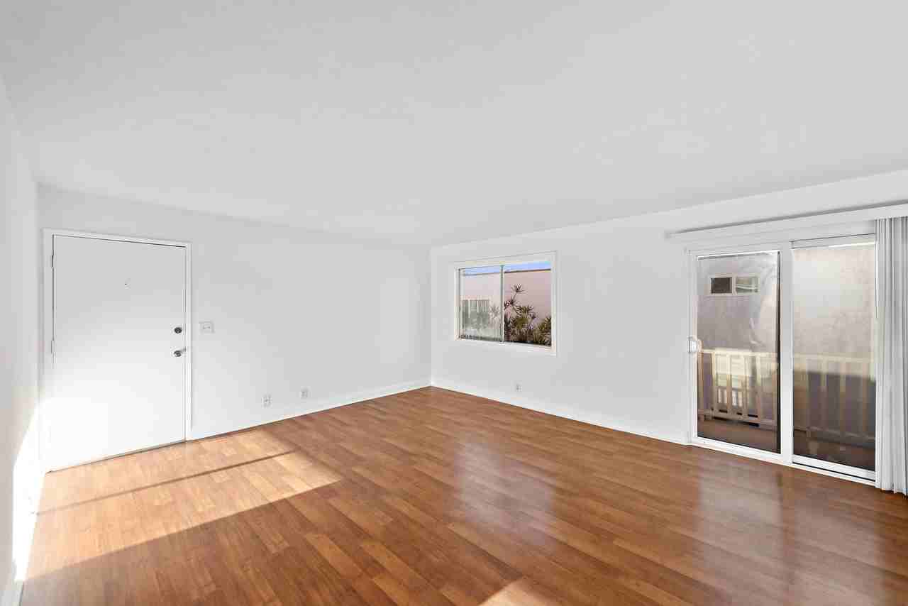 230 Avenida Victoria - Photo 3 of 12