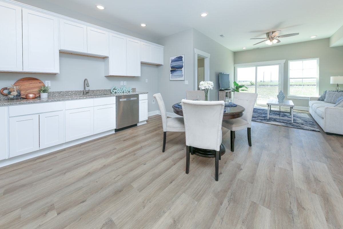 123 Moyock Landing Dr Unit D - Photo 3 of 25