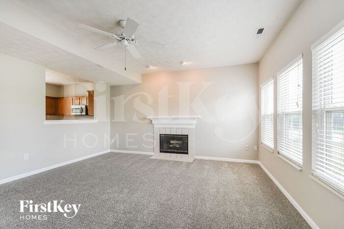 716 Stockbridge Dr - Photo 3 of 16