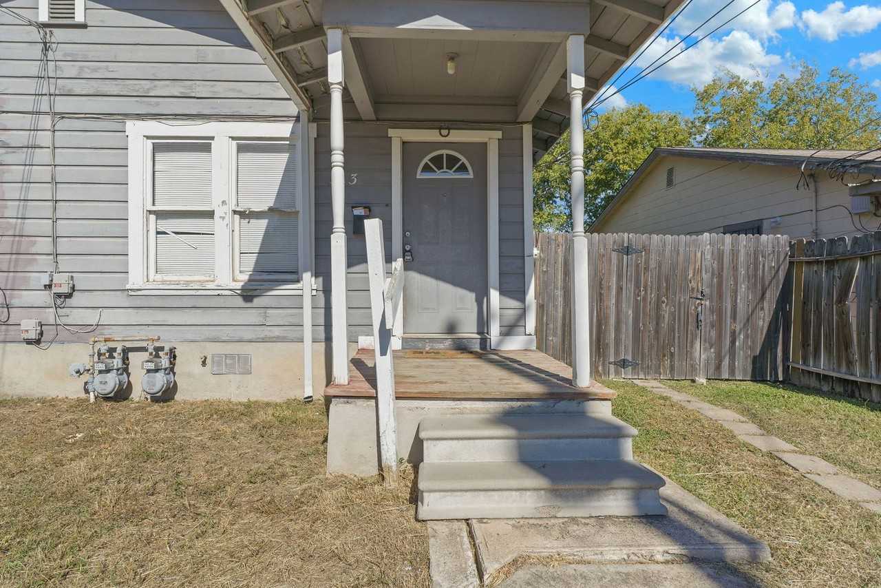 313 La Manda Blvd - Photo 2 of 21