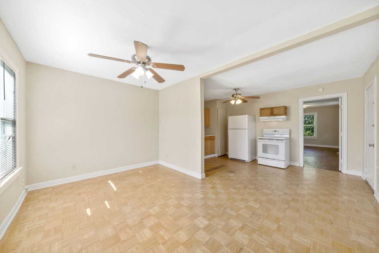 313 La Manda Blvd - Photo 3 of 21