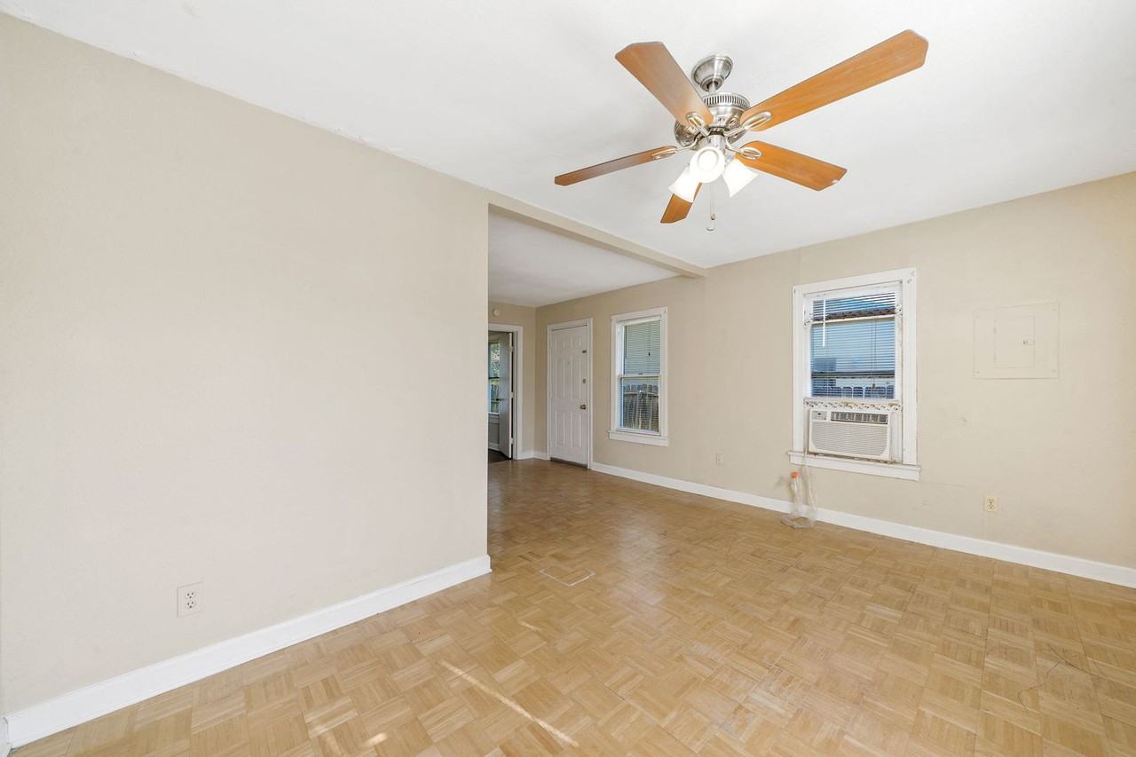 313 La Manda Blvd - Photo 4 of 21