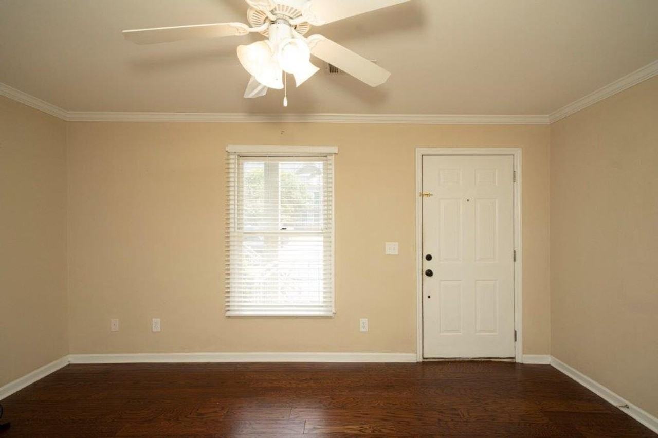 Courtyard Condos - Photo 2 of 10