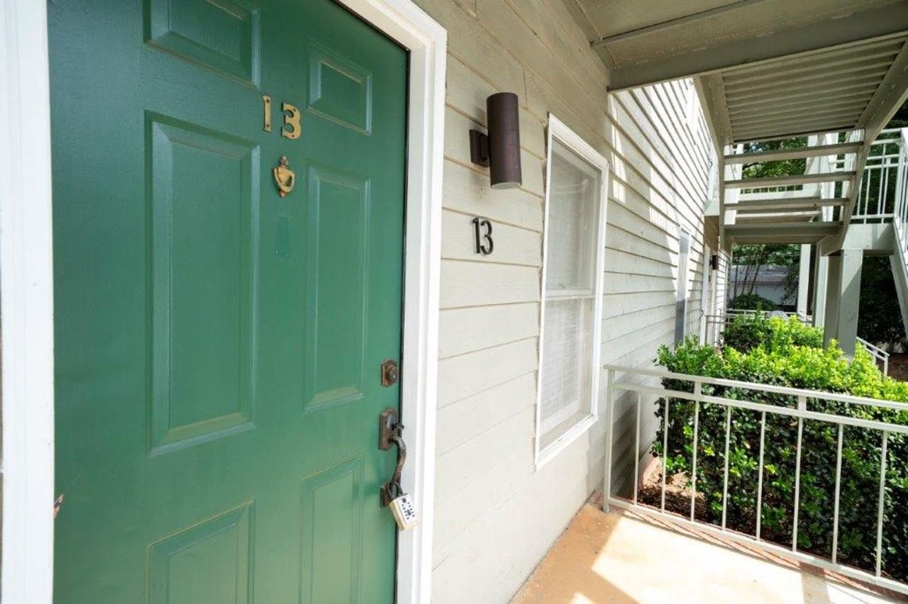 Courtyard Condos - Photo 4 of 10