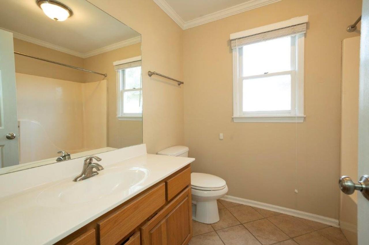 Courtyard Condos - Photo 5 of 10