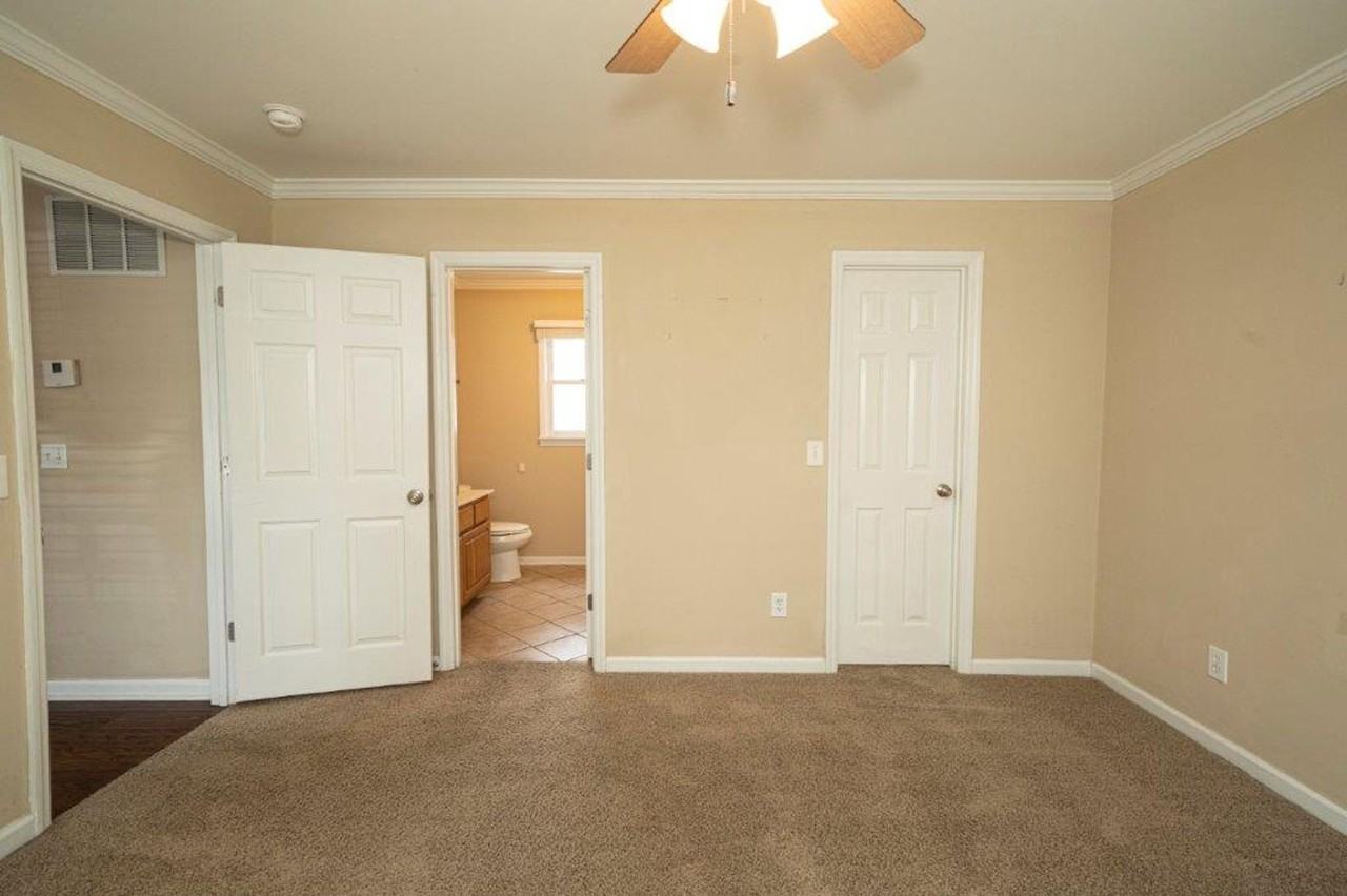 Courtyard Condos - Photo 6 of 10