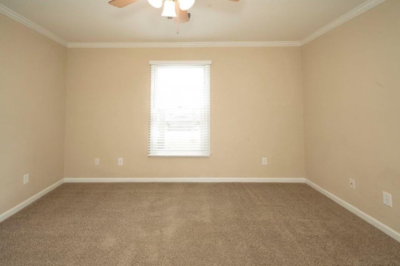 Courtyard Condos - Photo 7 of 10