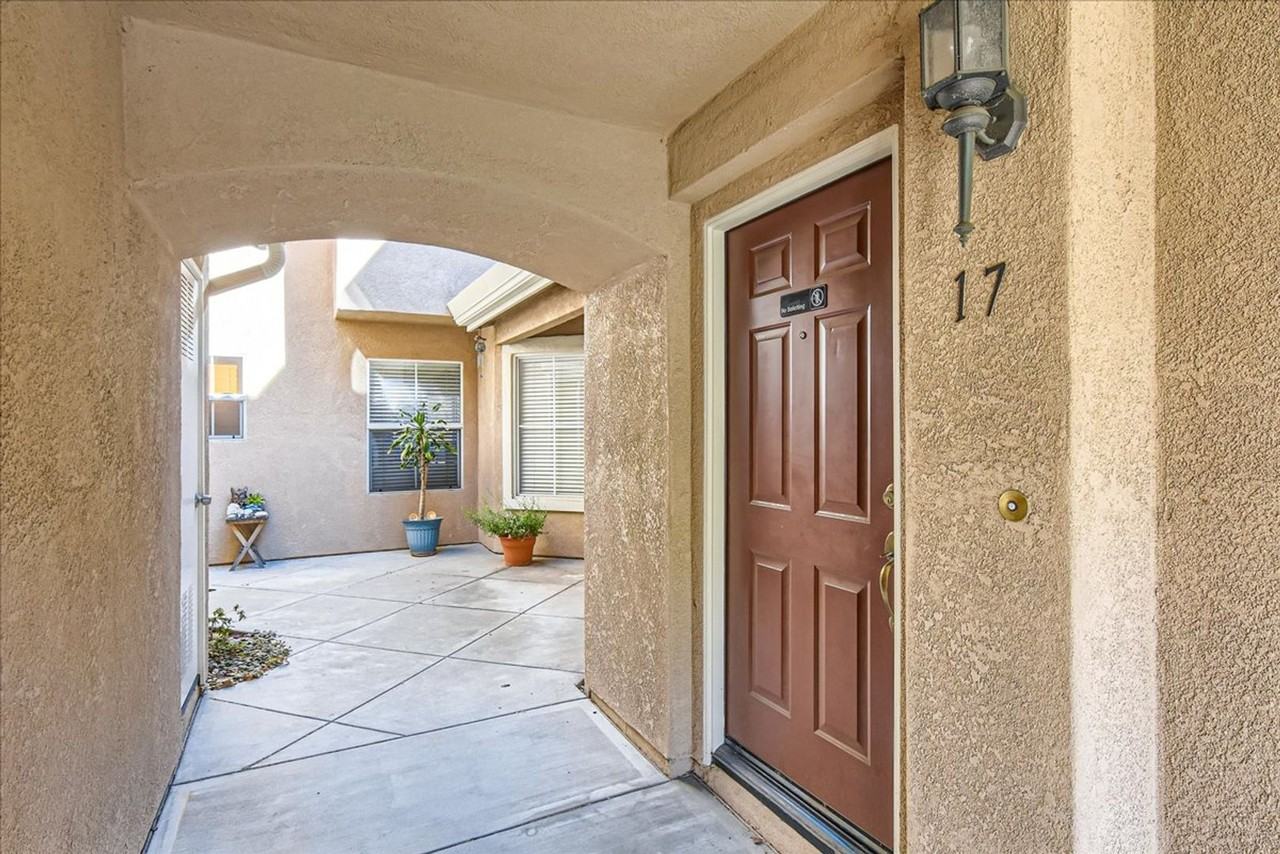 5020 Codorniz Way - Photo 3 of 20