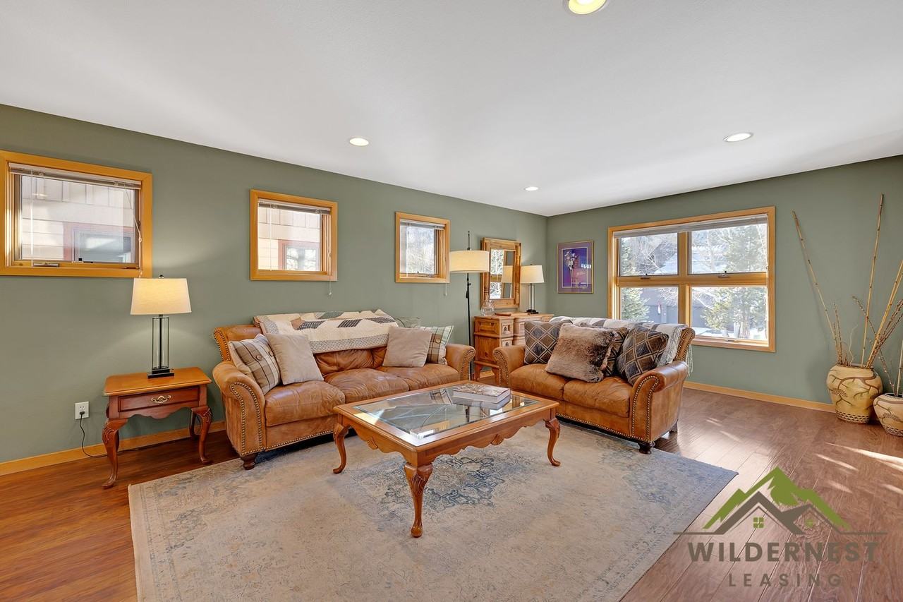729B Meadow Dr - Photo 4 of 26