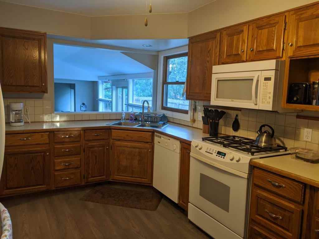 770 Douglas Avenue - Photo 5 of 7