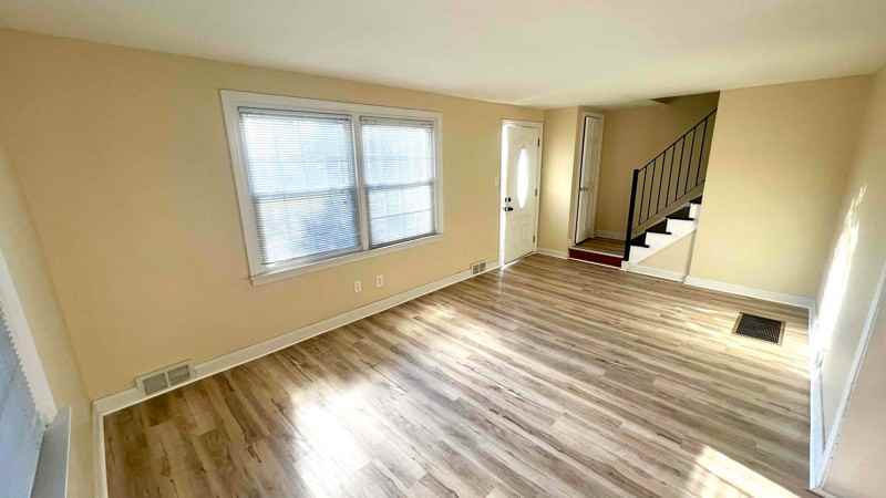 1931 Guernsey Ave - Photo 2 of 12