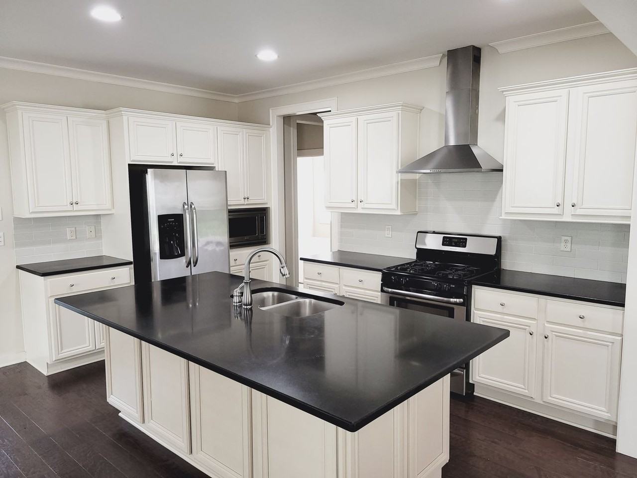 4417 Tuckahoe Ln - Photo 6 of 32