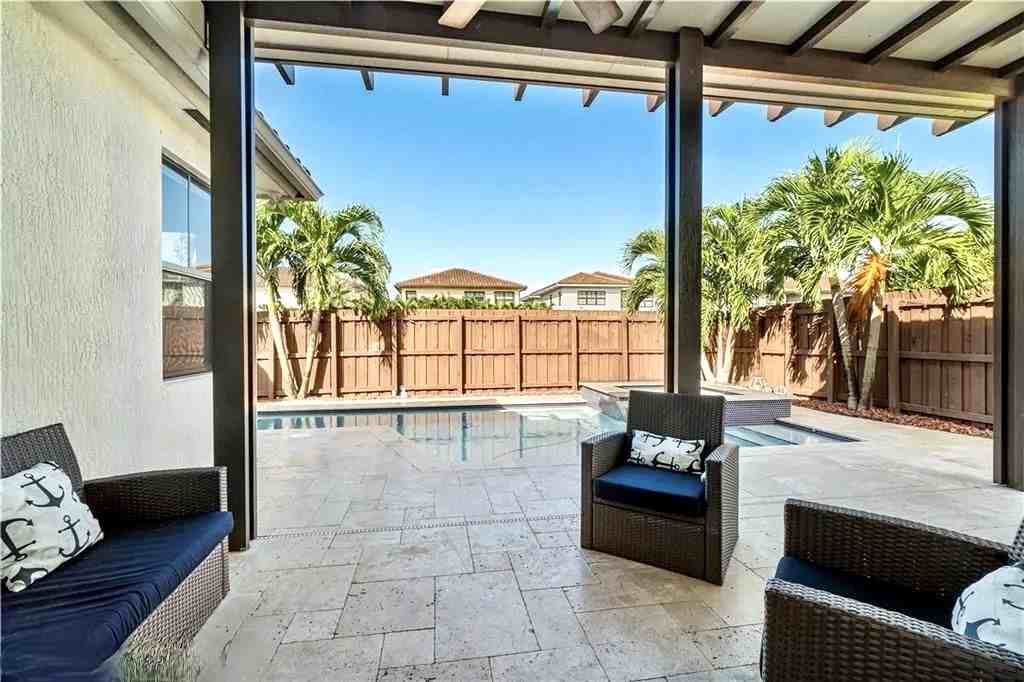 1920 Southwest 154th Avenue - Photo 6 of 19