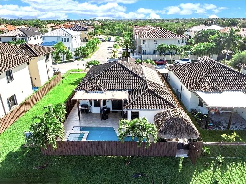 1920 Southwest 154th Avenue - Photo 4 of 19