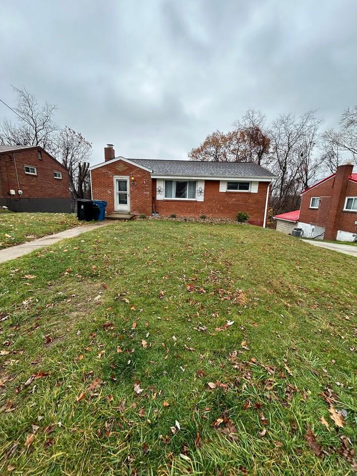 506 Crescent Boulevard Ext - Photo 2 of 50