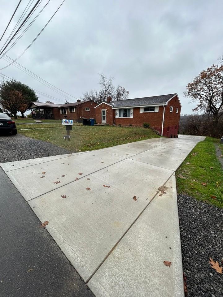 506 Crescent Boulevard Ext - Photo 3 of 50