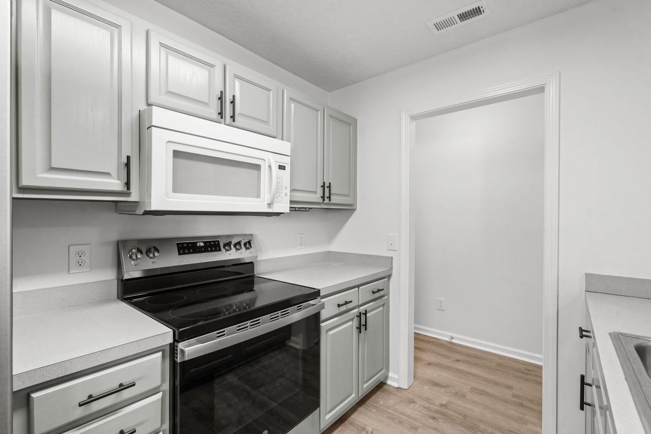 549 Mallard Lane - Photo 2 of 39