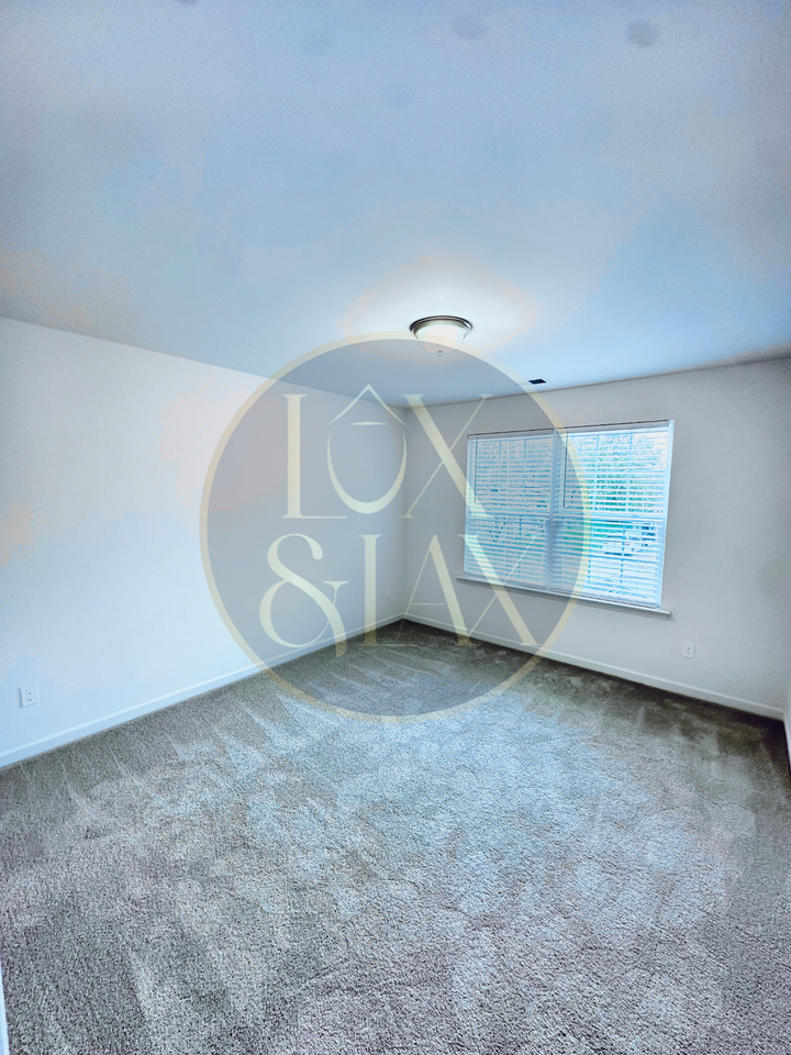 1604 Lasalle Street, Unit B - Photo 2 of 21