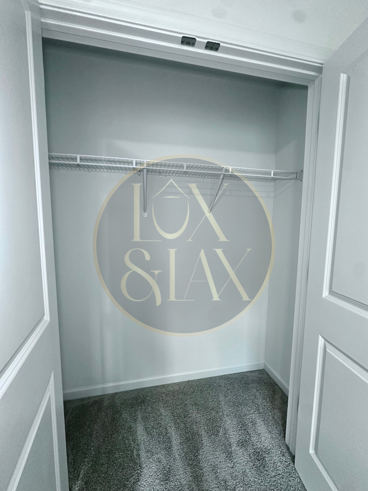 1604 Lasalle Street, Unit B - Photo 3 of 21