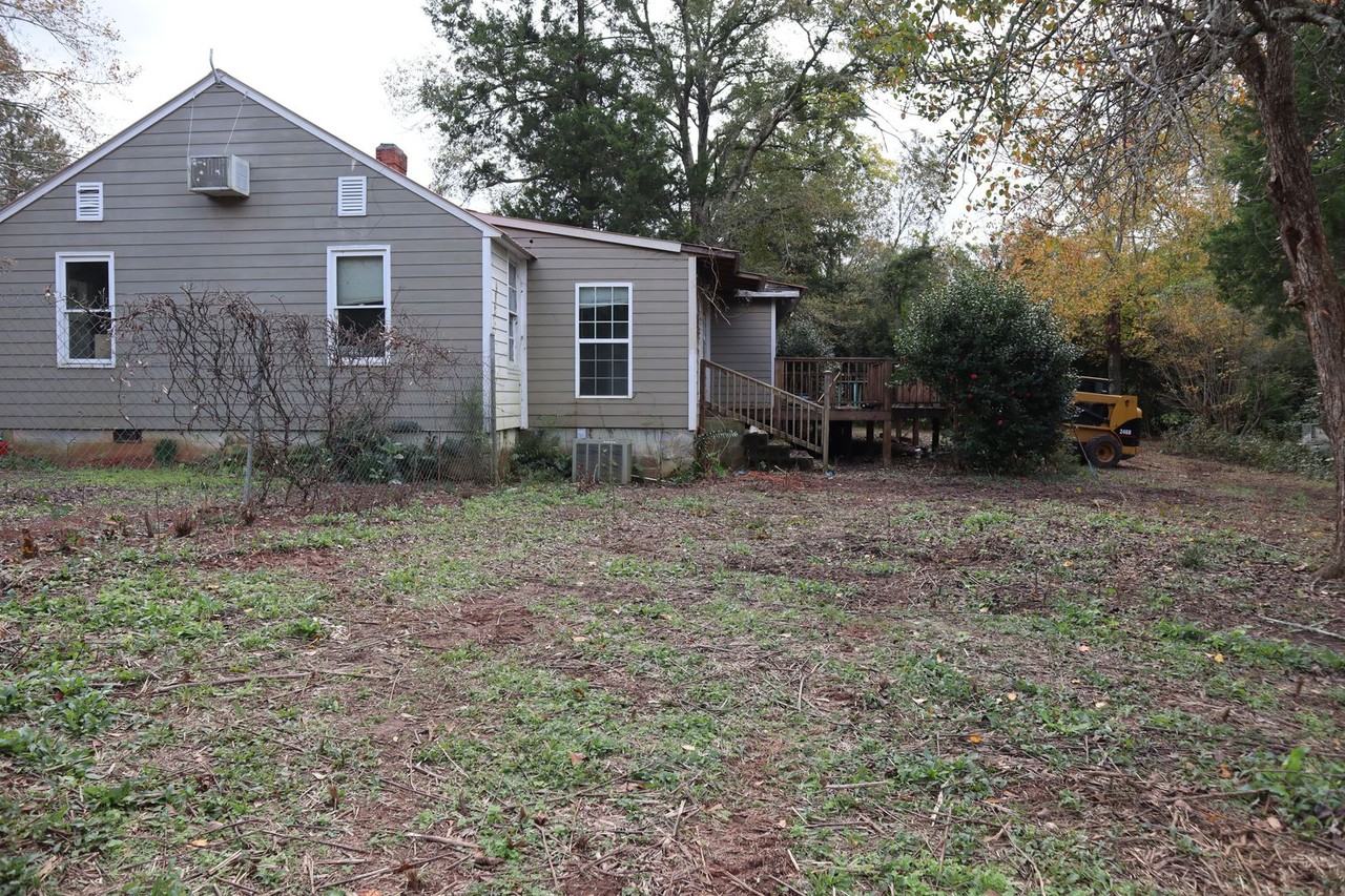 222 W C St - Photo 2 of 19