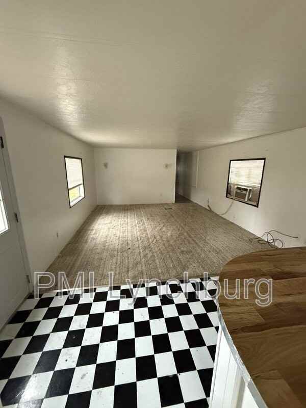 364 Tanglewood Dr - Photo 2 of 15