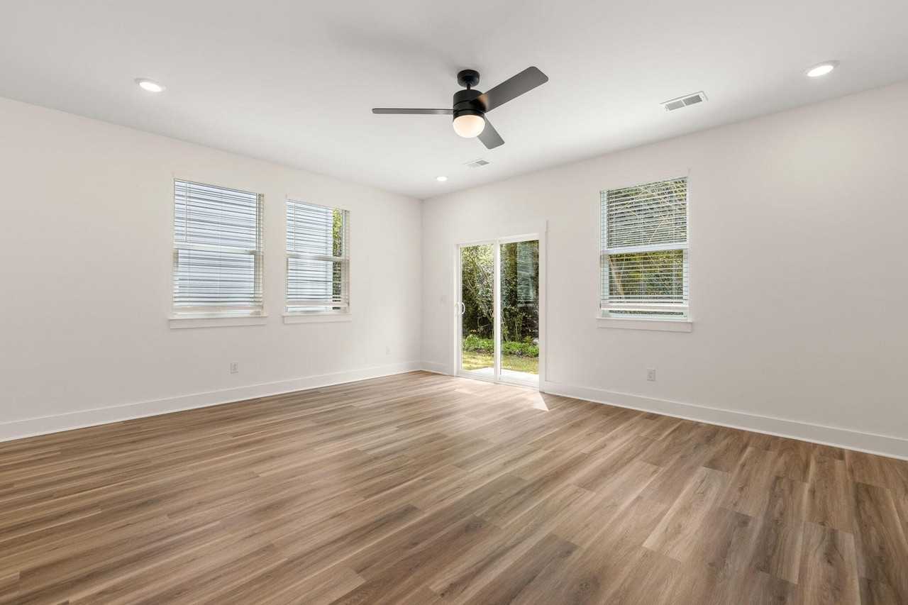 602 W 2nd North St - Photo 4 of 28