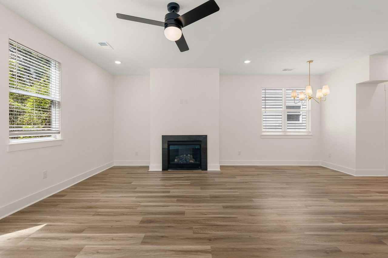 602 W 2nd North St - Photo 5 of 28