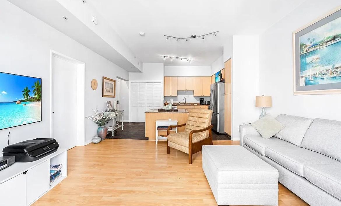 488 E Ocean Blvd - Photo 3 of 9