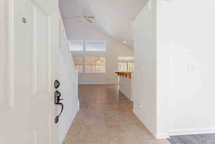 428 Marshcreek Dr - Photo 2 of 17