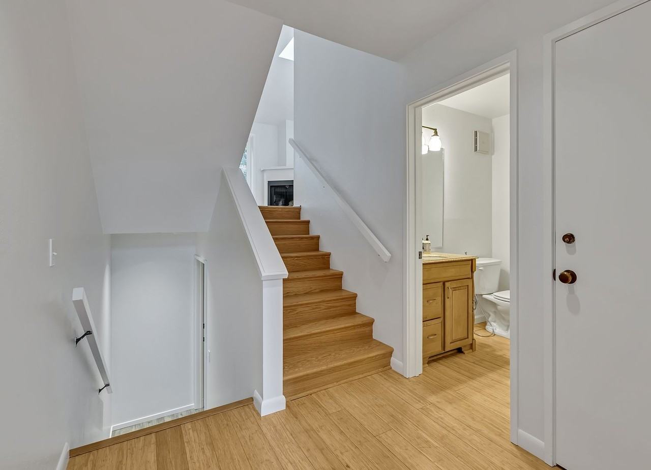 4505 Ne 55th St - Photo 2 of 24