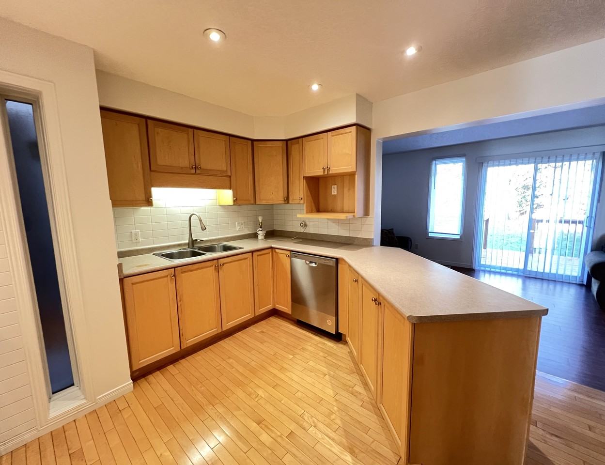 203 Dearborn Boulevard - Photo 3 of 16