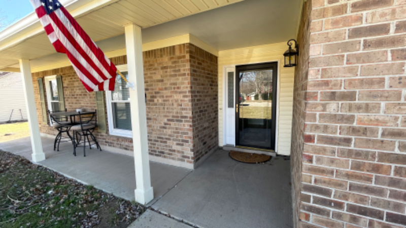 209 Hutchins Dr - Photo 2 of 24