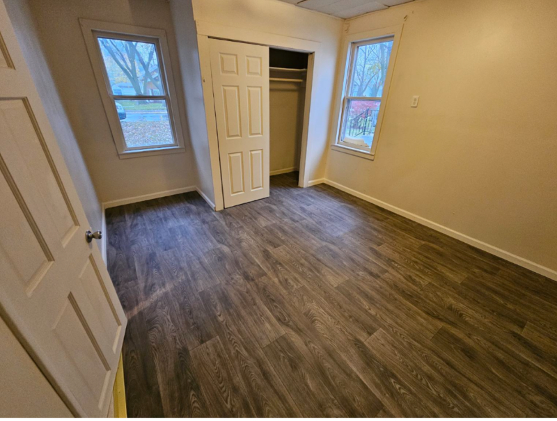 172 N Clinton Ave - Photo 3 of 8