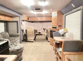 featured image of 1 E Bayshore Rd