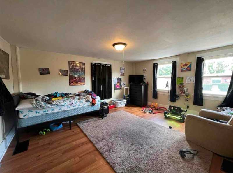 18 Central St #B - Photo 3 of 11