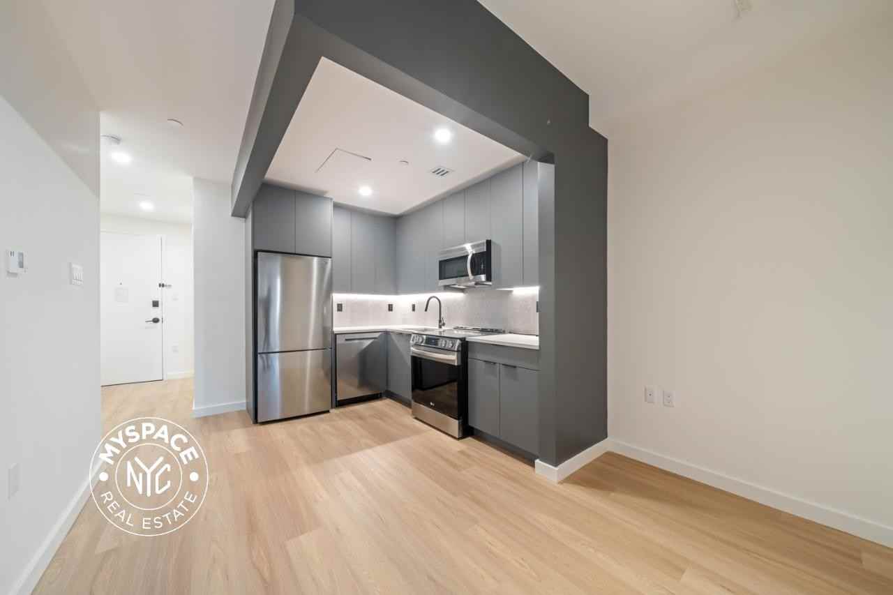 931 Carroll St #812 - Photo 3 of 35