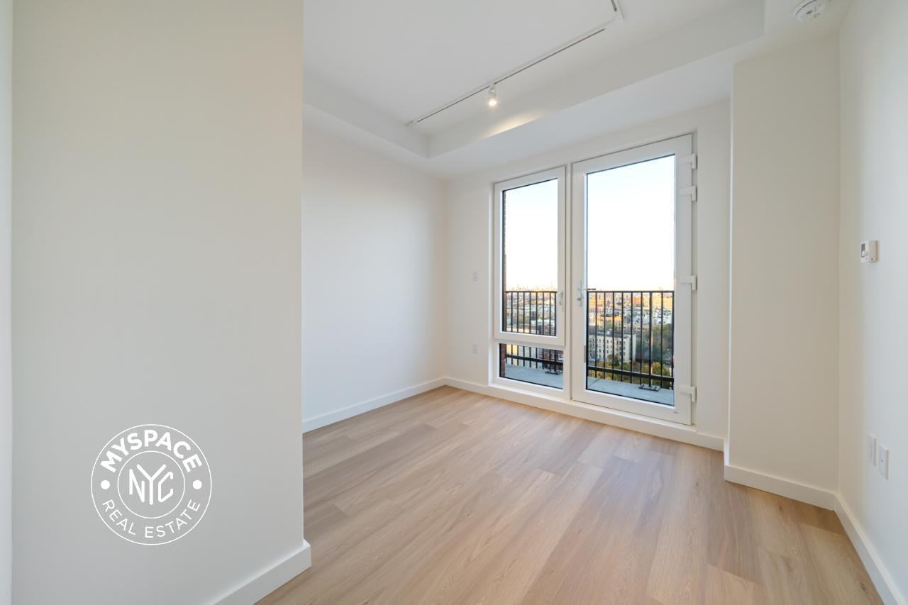 931 Carroll St #812 - Photo 5 of 35