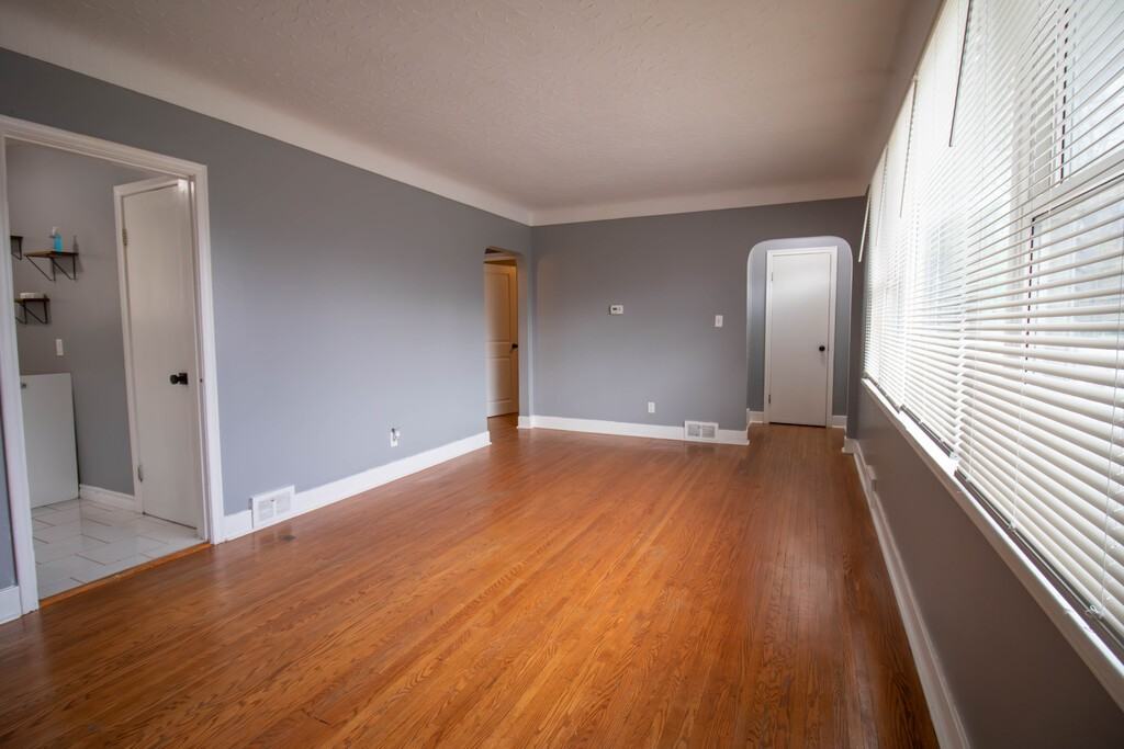 256 Pelham Rd - Photo 3 of 30