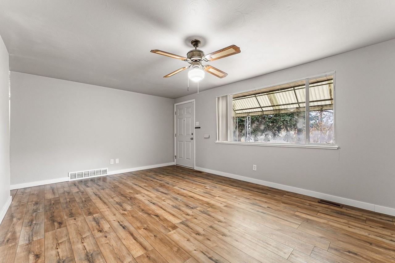 1435 S Ogden St - Photo 7 of 36