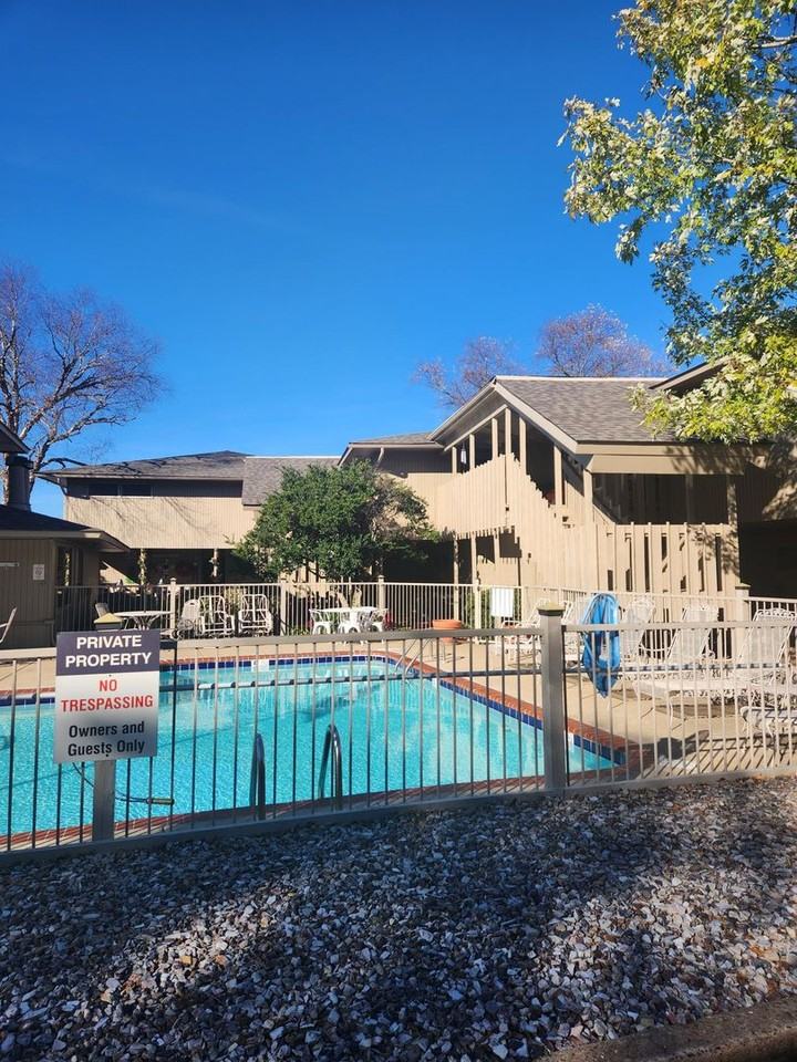 100 Bayou Pt Apt B2 #B2 - Photo 2 of 13