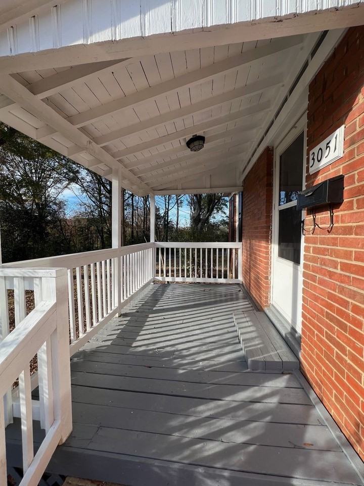 3051 Sandlewood Rd - Photo 4 of 10