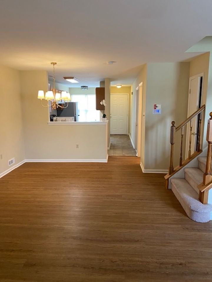 303 Stonebridge Blvd - Photo 2 of 13