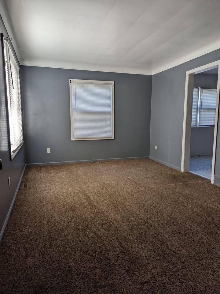 7501 Lamphere - Photo 7 of 34