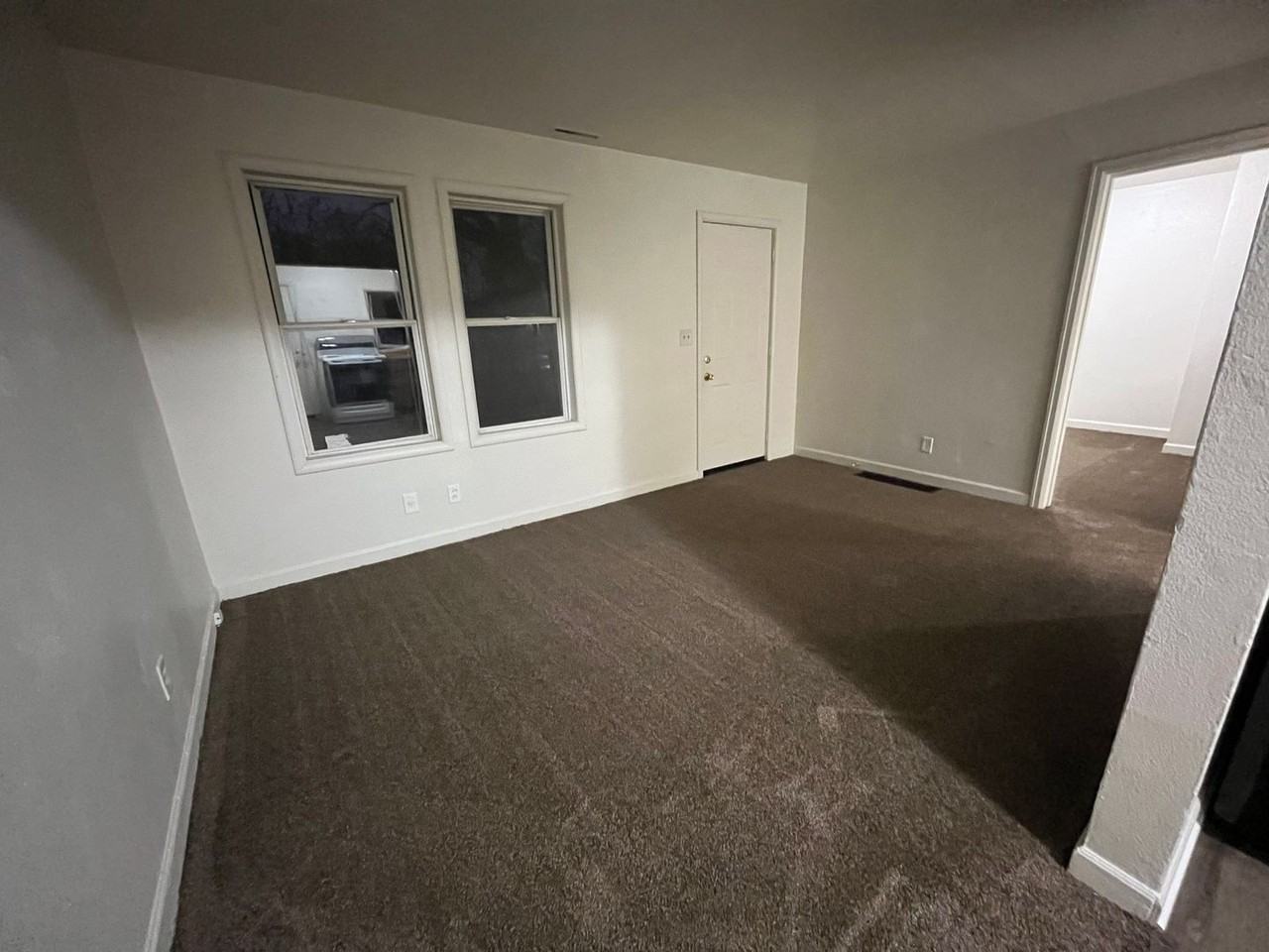 432 Huron Rd - Photo 4 of 7