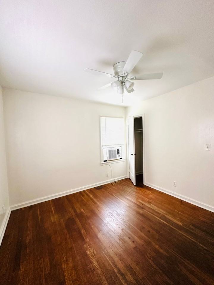 1801 N Troup St - Photo 5 of 7