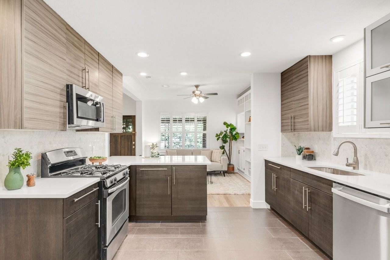 3080 W Clyde Pl - Photo 3 of 12