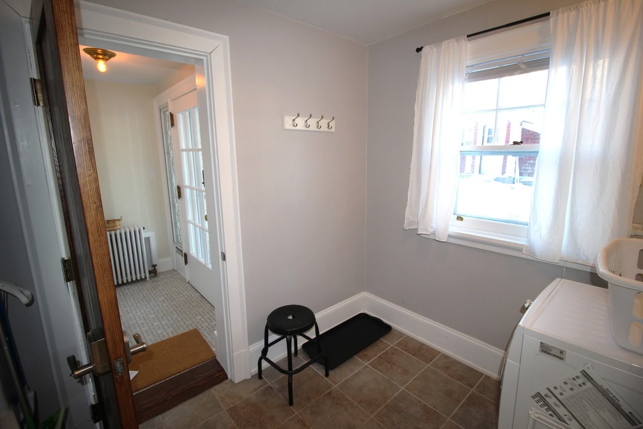 2701 E 6th St #REAR - Photo 3 of 20