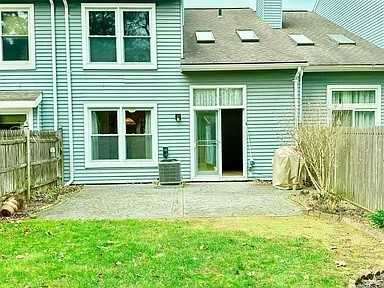 110 Stoney Creek Dr #1 - Photo 3 of 24