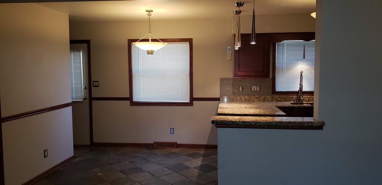 4706 N 58th St - Photo 3 of 11