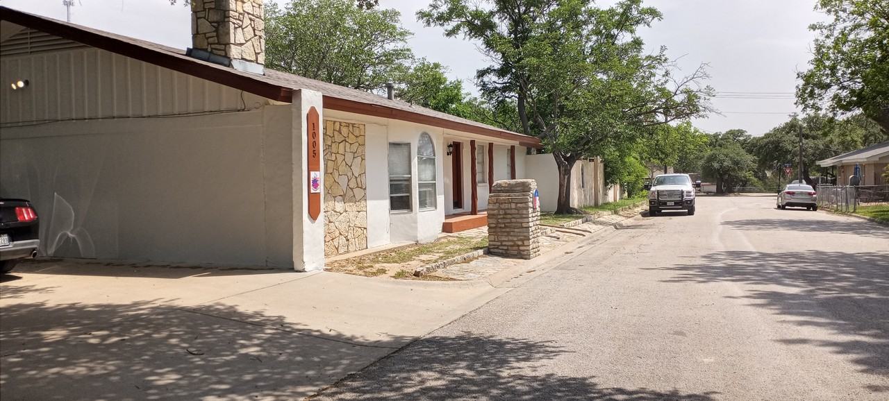 1005 Valley View St #NA - Photo 3 of 23